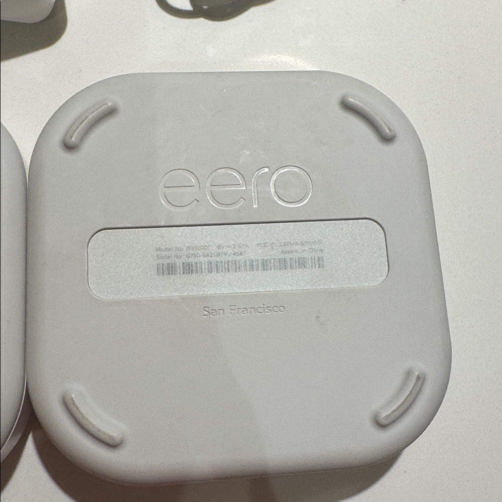 EERO Pro 2nd Gen WiFi Mesh WiFi Routers B010001 + 1 EERO D010001 Extender Beacon - Picture 4 of 8